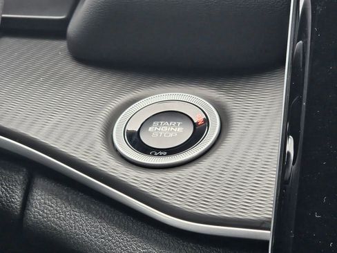 New 2025 Jeep Grand Cherokee Laredo image 13