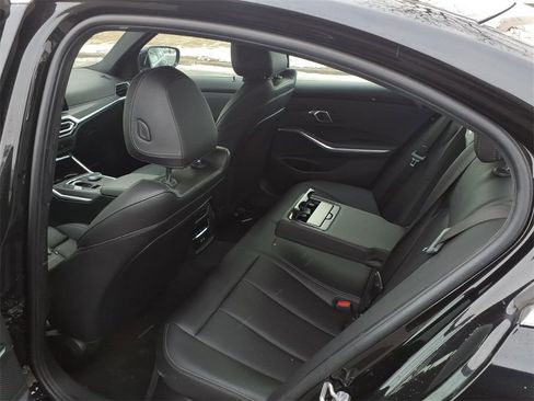 Used 2024 BMW 330i xDrive Sedan w/ Convenience Package image 28