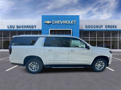 New 2026 Chevrolet Suburban LS image 9