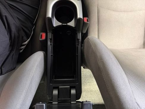 Used 2015 Toyota Prius Two FWD image 38