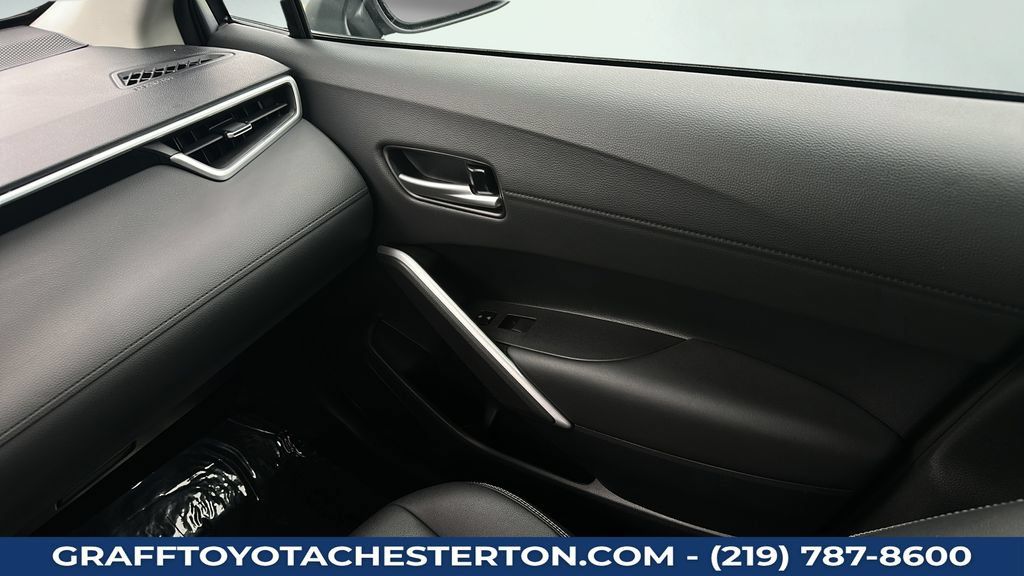 Used 2026 Toyota Corolla Cross XLE FWD image 13