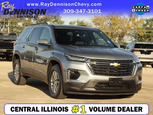 Used 2023 Chevrolet Traverse LT FWD image 1