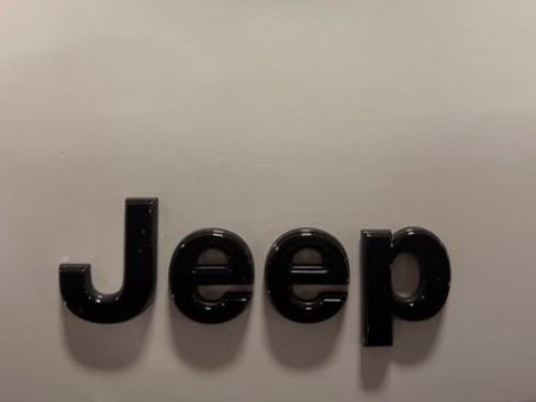 Used 2023 Jeep Grand Cherokee Altitude AWD/4WD image 8