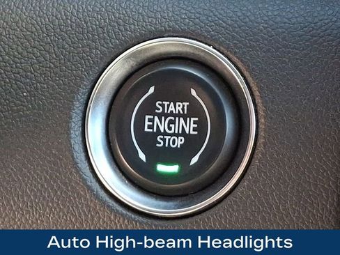 Used 2025 GMC Acadia Elevation image 16