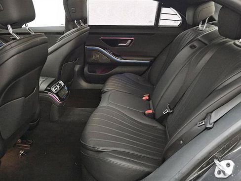 Used 2022 Mercedes-Benz S 500 4MATIC image 8