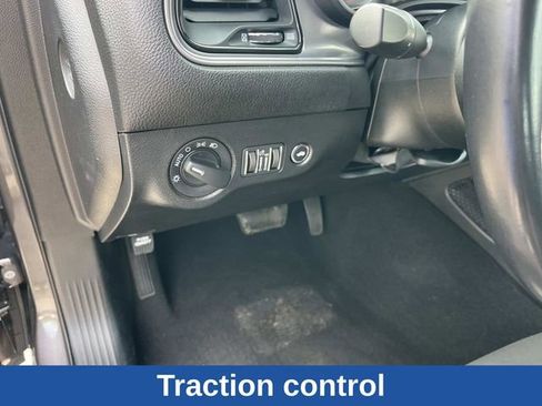 Used 2023 Dodge Challenger SXT RWD image 31