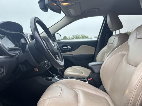 Used 2016 Jeep Cherokee Limited AWD/4WD image 10