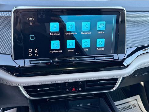 New 2026 Volkswagen Atlas Cross Sport SEL Premium R-Line AWD/4WD image 30
