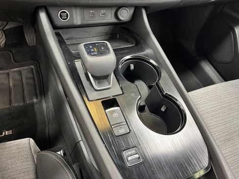 Used 2023 Nissan Rogue SV FWD image 26
