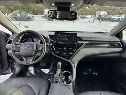 Used 2023 Toyota Camry XSE image 12