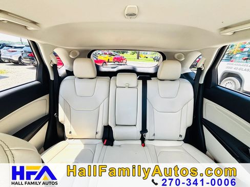 Used 2015 Ford Edge Titanium w/ Technology Package FWD image 23