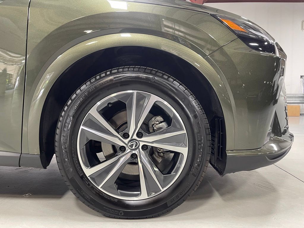Used 2023 Lexus RX 350 Premium w/ Accessory Package AWD/4WD image 16