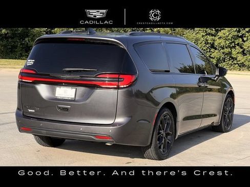 Used 2023 Chrysler Pacifica Touring-L w/ S Appearance Package FWD image 3
