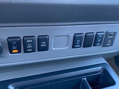 Used 2021 Nissan NV 3500 SL image 22