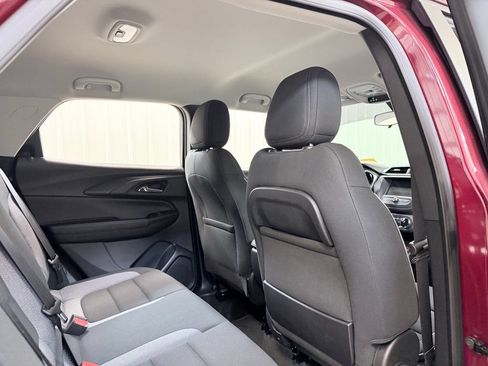 Used 2023 Chevrolet TrailBlazer LT FWD image 25