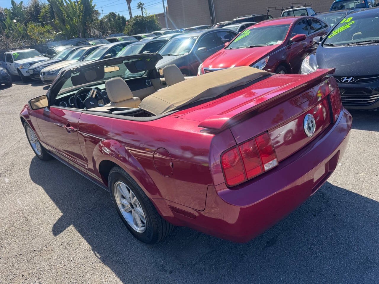 Used 2006 Ford Mustang Convertible RWD image 4