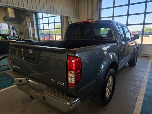 Used 2017 Nissan Frontier SV AWD/4WD image 7