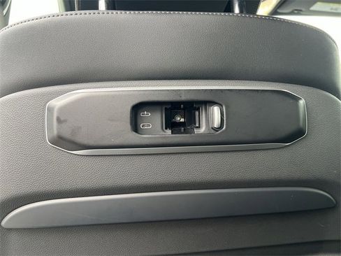 Used 2025 BMW X5 M60i image 31