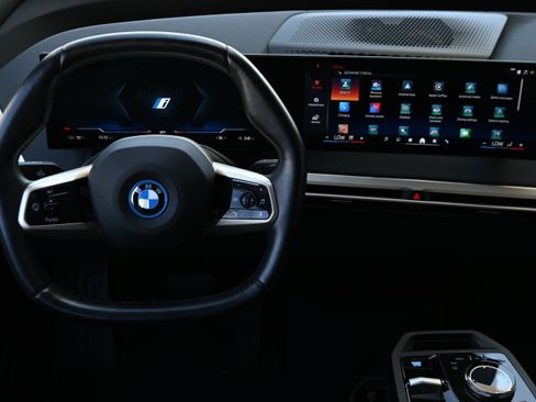 Certified 2024 BMW iX xDrive50 w/ Premium Package AWD/4WD image 16