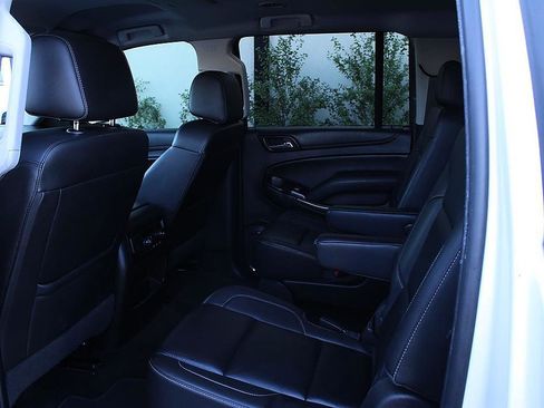 Used 2017 Chevrolet Suburban LT RWD image 15