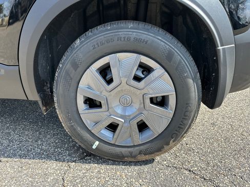 New 2026 Nissan Kicks S image 19