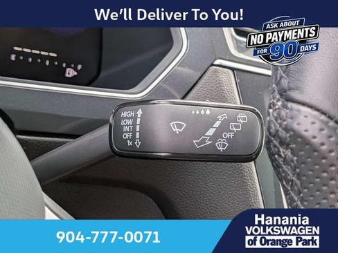 Certified 2023 Volkswagen Tiguan SE R-Line FWD image 29