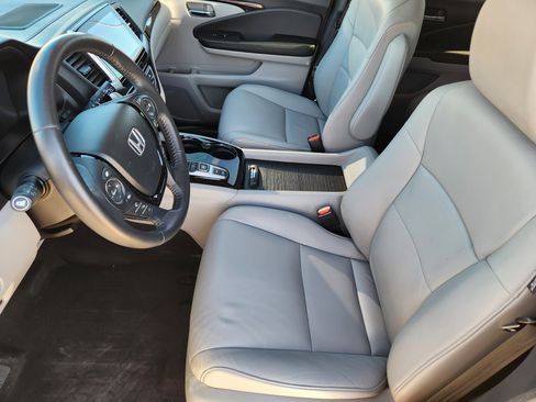 Used 2017 Honda Pilot Touring image 13