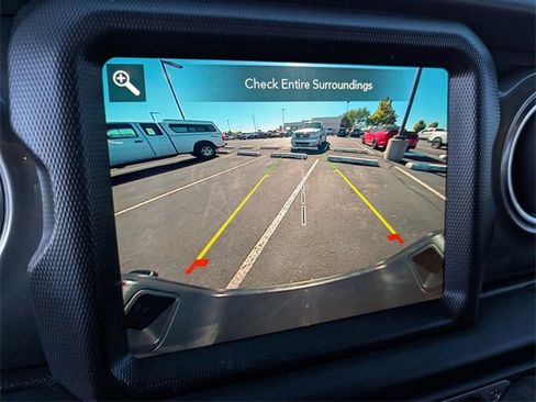 Used 2023 Jeep Gladiator Overland w/ Cold Weather Group image 13