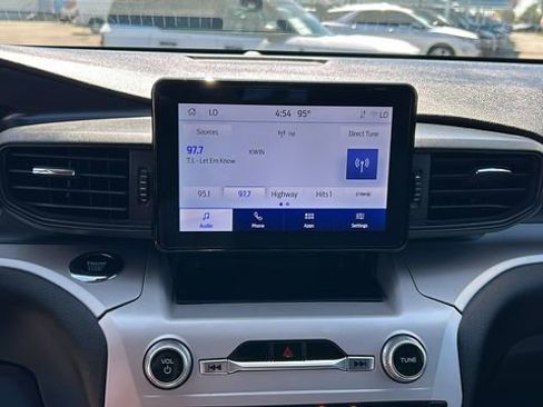 Certified 2023 Ford Explorer XLT RWD image 22