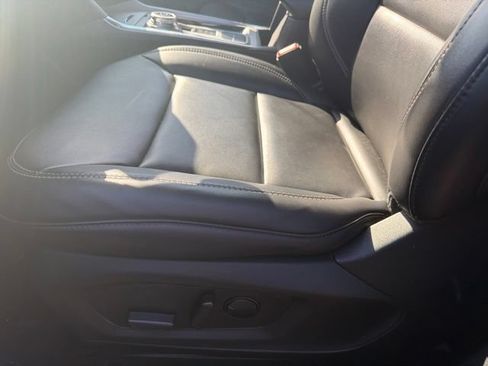 Used 2023 Ford Explorer XLT w/ Equipment Group 202A RWD image 7