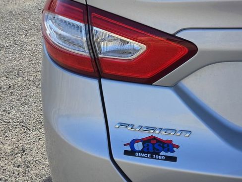 Used 2016 Ford Fusion SE image 9