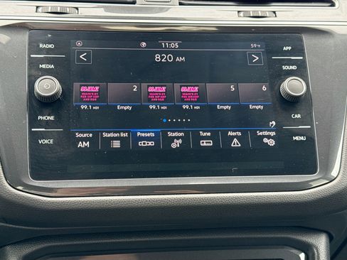 Used 2023 Volkswagen Tiguan SE image 30