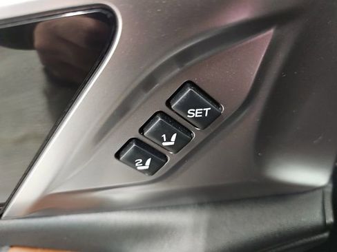 Used 2025 Subaru Outback Touring XT image 13