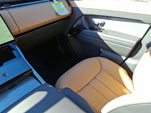 New 2026 Land Rover Range Rover Sport Dynamic SE image 14