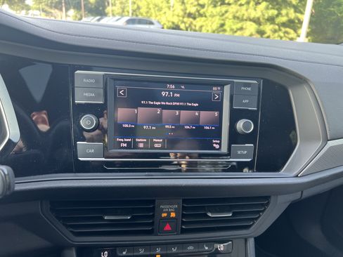 Used 2019 Volkswagen Jetta R-Line FWD image 20