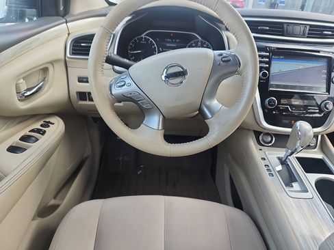 Used 2018 Nissan Murano SV image 10
