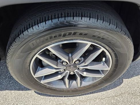 Used 2019 Jeep Grand Cherokee Limited w/ Luxury Group II RWD image 11
