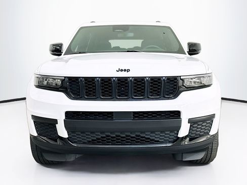 Used 2023 Jeep Grand Cherokee L Laredo AWD/4WD image 2