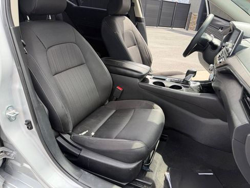 Used 2024 Nissan Altima 2.5 SV FWD image 13