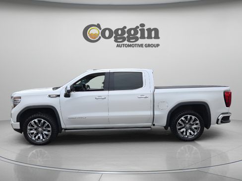 Used 2023 GMC Sierra 1500 Denali w/ Denali Reserve Package AWD/4WD image 2