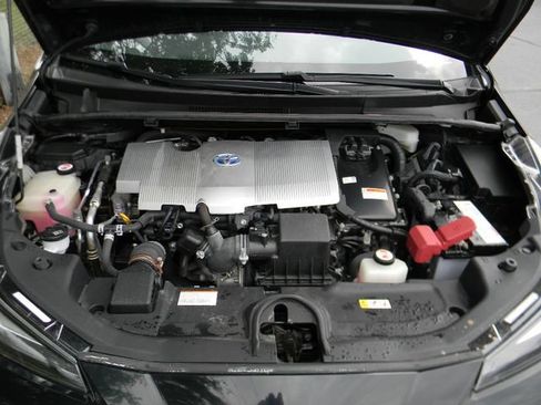 Used 2019 Toyota Prius LE AWD/4WD image 7