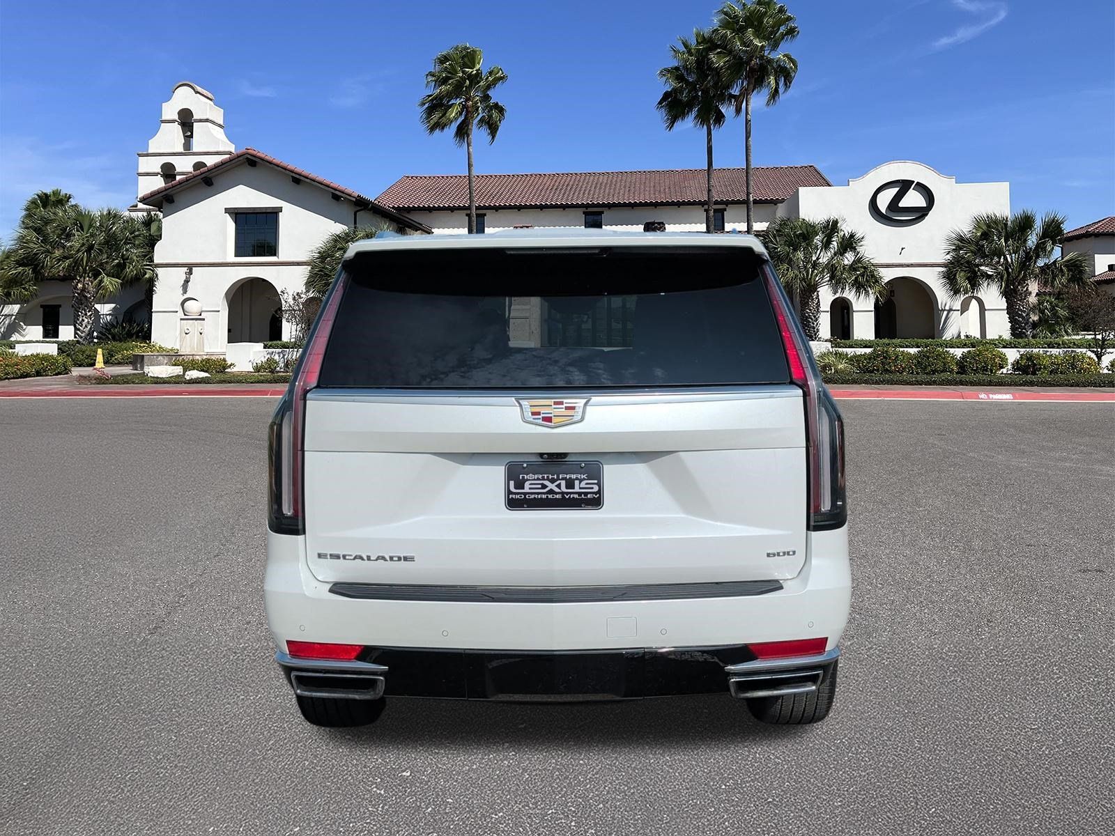 Used 2024 Cadillac Escalade Premium Luxury Platinum w/ LPO, Floor Liner Package AWD/4WD image 3