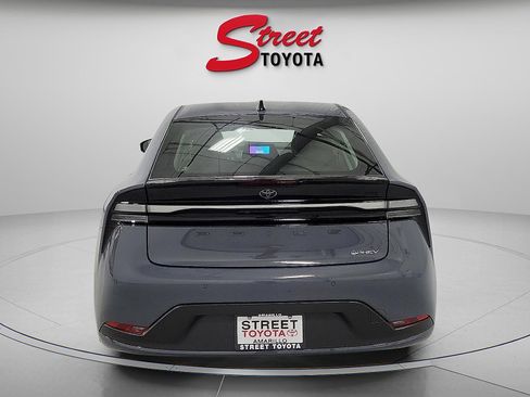 Used 2026 Toyota Prius Plug-In Hybrid image 3