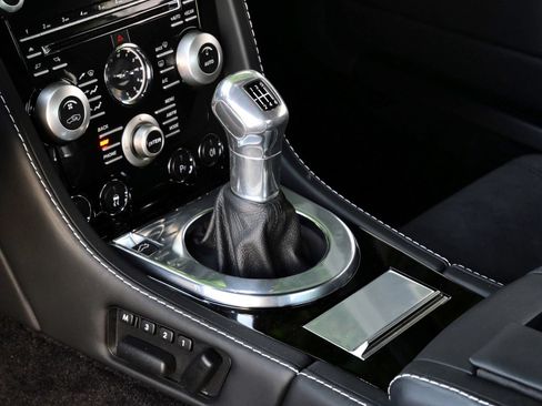 Used 2009 Aston Martin DBS Coupe RWD image 24