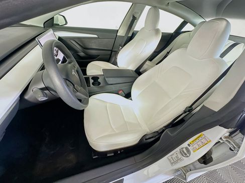 Used 2023 Tesla Model 3 Standard Range image 13