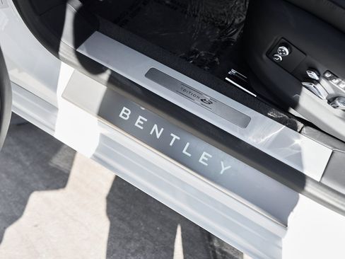 Used 2024 Bentley Flying Spur S V8 image 29