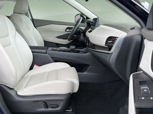 Certified 2024 Nissan Rogue SL w/ SL Premium Package AWD/4WD image 11