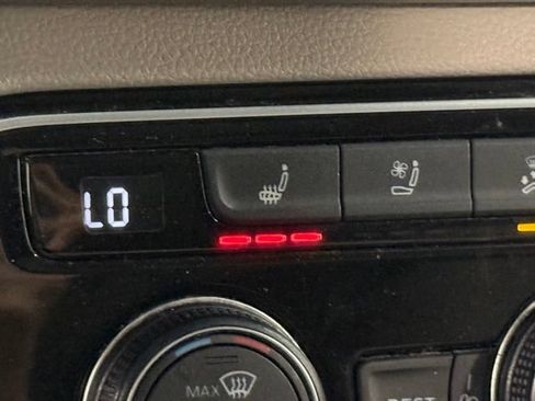 Used 2019 Volkswagen Atlas SEL Premium AWD/4WD image 30