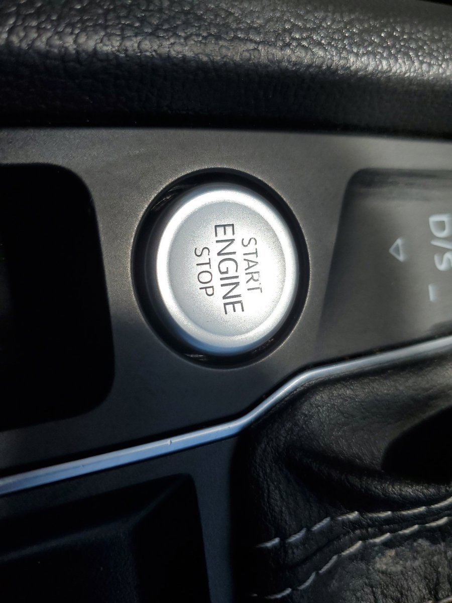 Used 2023 Volkswagen Atlas Cross Sport SE FWD image 18