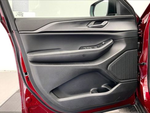 New 2025 Jeep Grand Cherokee 4WD image 12